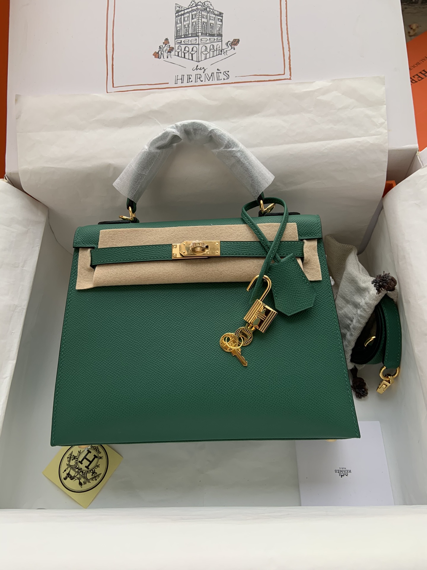 Hermes Kelly 25cm Handbag Shoulder Bag in Vert Emeraude Epsom Leather